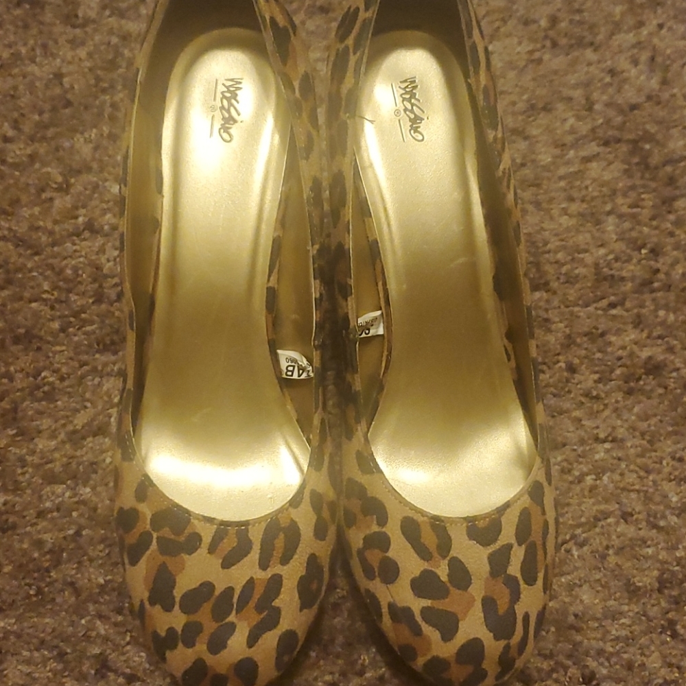 Leopard 🐆 print platform